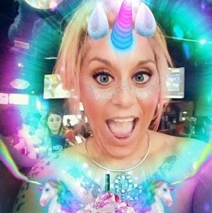 Meet your Posher, Crystal